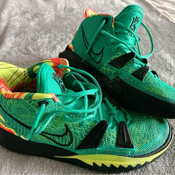 Nike basketball shoes men’s size 13 - Picture 2 of 4